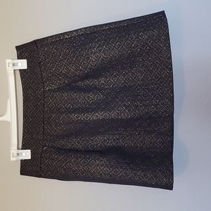Loft mini skirt womens 10 black blue gold mattelic pockets embossed Print